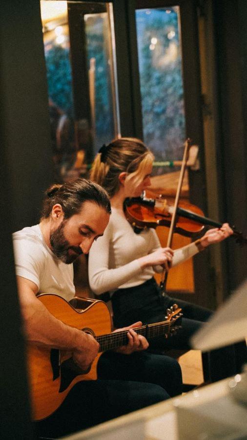 Fiddle + Bow Hotel Doolin